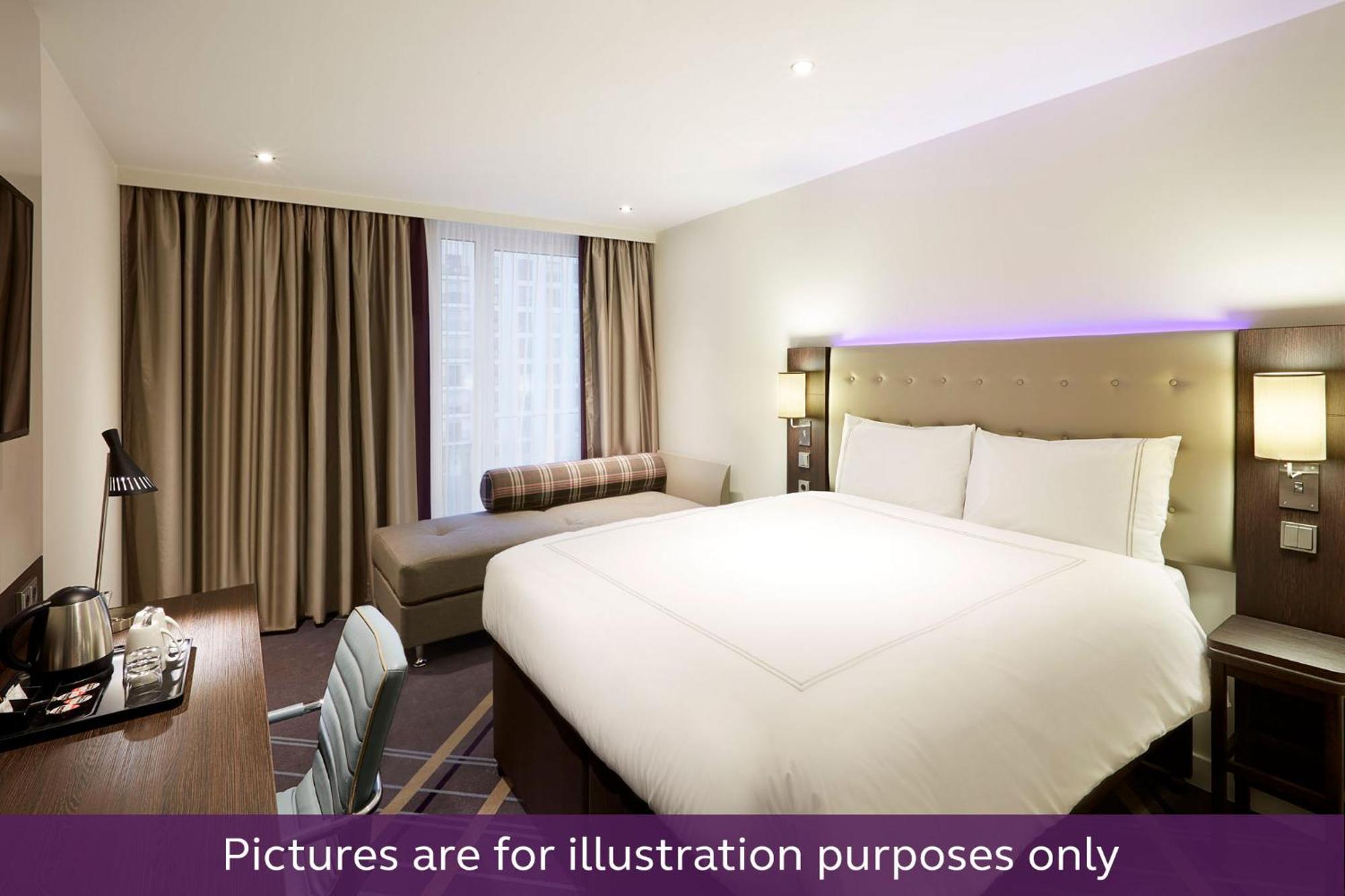 Premier Inn Duesseldorf City Centre Exterior foto